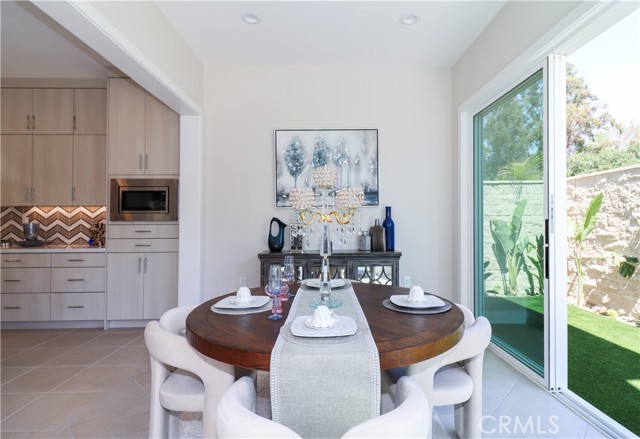 390 Riverbend, Lake Forest CA: https://media.crmls.org/medias/aed32e54-2e31-4eac-a22a-09e771532045.jpg