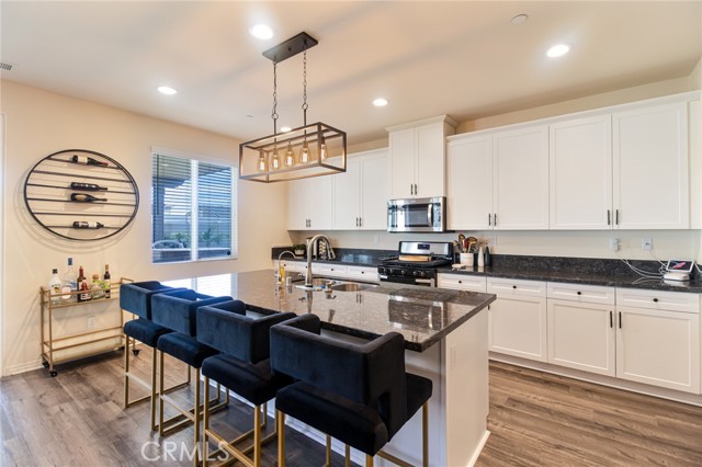 Detail Gallery Image 9 of 34 For 14216 Tuscany Pl, Beaumont,  CA 92223 - 5 Beds | 3 Baths