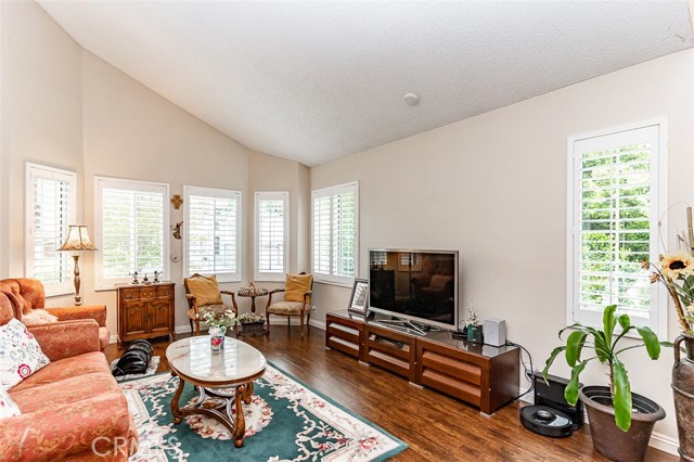 14 Rainbow Ridge Road, Phillips Ranch CA: https://media.crmls.org/medias/aed4dc51-506a-456c-8666-3898fd1e223d.jpg