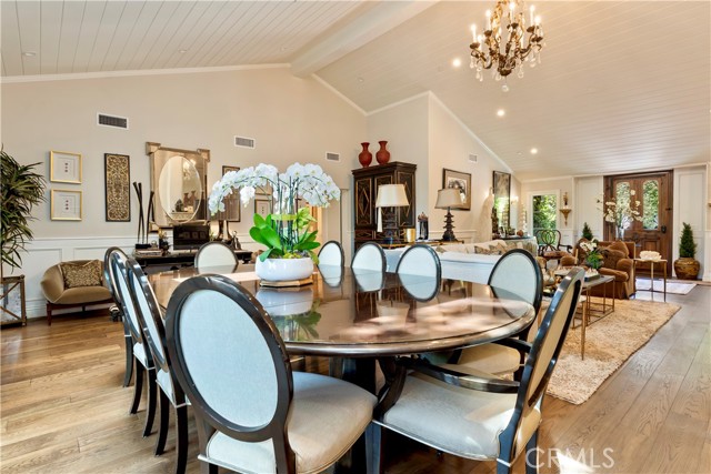 302 W Carter Avenue, Sierra Madre CA: https://media.crmls.org/medias/aed4f871-30b8-40fa-a351-3c5268fe900d.jpg