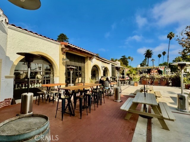 585 E Thompson Boulevard, Ventura CA: https://media.crmls.org/medias/aed6eff4-62ee-47e7-848d-1f96575f7e19.jpg