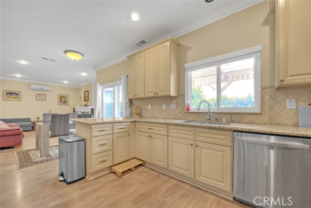 Image 20 of 52 For 10644 Claridge Place