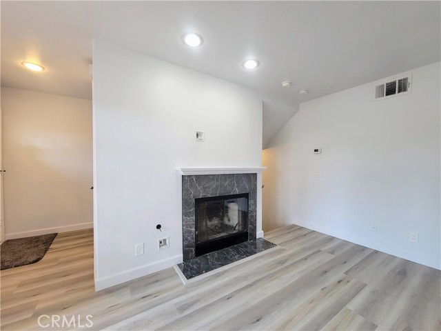 Detail Gallery Image 2 of 29 For 15928 Hunsaker Ave #1,  Paramount,  CA 90723 - 3 Beds | 2/1 Baths