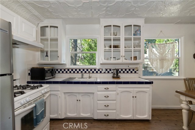 Detail Gallery Image 12 of 42 For 238 Bluebell, Lake Arrowhead,  CA 92352 - 5 Beds | 2 Baths