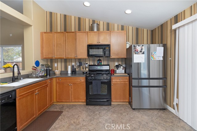 Detail Gallery Image 10 of 28 For 10990 Windcrest, Adelanto,  CA 92301 - 3 Beds | 2 Baths