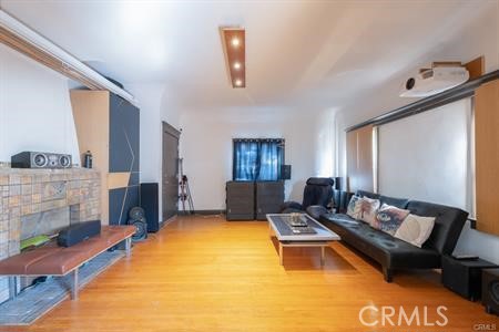 3025 Edgehill Drive, Los Angeles CA: https://media.crmls.org/medias/aeda94d4-6fdc-4235-a980-be3cb3ec321c.jpg
