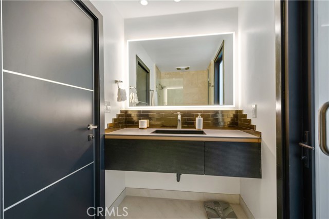 203 Via Ravenna, Newport Beach CA: https://media.crmls.org/medias/aedadd86-2b5f-43e8-ba46-7ecf223d8f83.jpg