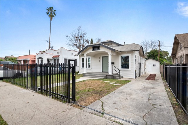 Detail Gallery Image 4 of 35 For 6030 Madden, Los Angeles,  CA 90043 - 2 Beds | 1 Baths