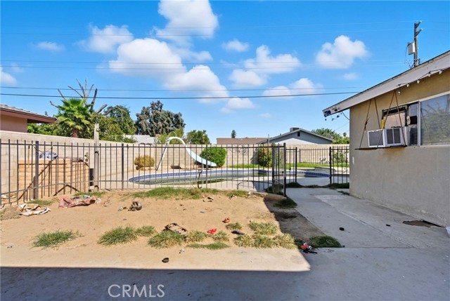Detail Gallery Image 11 of 19 For 4508 Axminster, Bakersfield,  CA 93307 - 3 Beds | 2 Baths