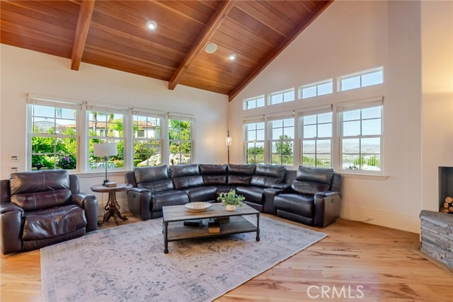 Image 13 of 74 For 25532 Oak Meadow Drive