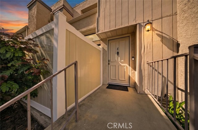 Detail Gallery Image 3 of 43 For 15235 Magnolia Bld #E,  Sherman Oaks,  CA 91403 - 3 Beds | 3 Baths