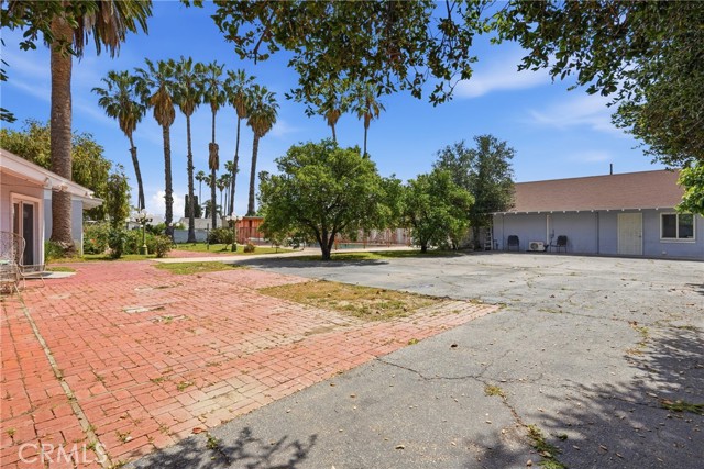 Detail Gallery Image 38 of 44 For 8647 Corbin Ave, Winnetka,  CA 91306 - 5 Beds | 3/1 Baths