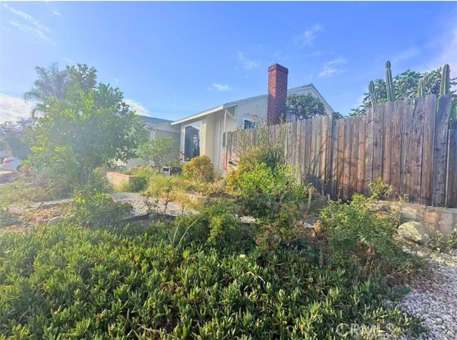 637 W Floral Drive, Monterey Park CA: https://media.crmls.org/medias/aedc4099-5da6-45b4-a8c8-977fbae01289.jpg
