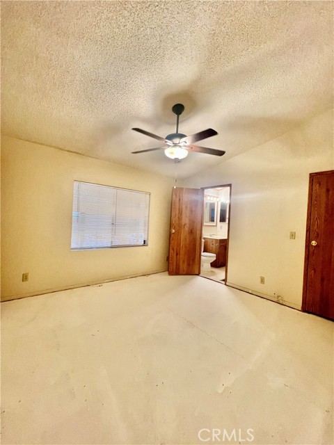 24600 Mountain Ave, Hemet CA: https://media.crmls.org/medias/aedc6f8c-733a-4ef0-959c-6d1842ef0d9a.jpg