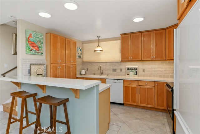 Detail Gallery Image 5 of 20 For 436 Fernleaf Ave #1/2,  Corona Del Mar,  CA 92625 - 3 Beds | 2 Baths