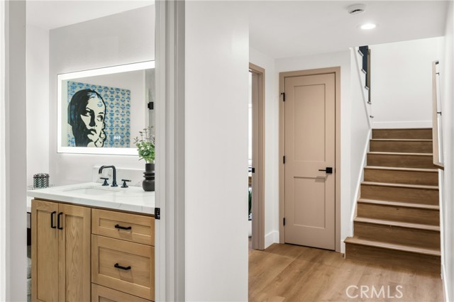 9802 Effingham Drive, Huntington Beach CA: https://media.crmls.org/medias/aedc7b16-dbdf-4911-8647-8f4a154b2598.jpg