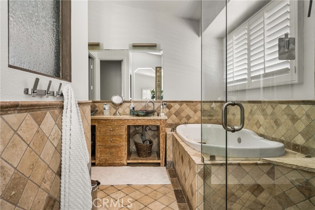 Detail Gallery Image 38 of 63 For 2281 Orchard Dr, Newport Beach,  CA 92660 - 3 Beds | 3 Baths