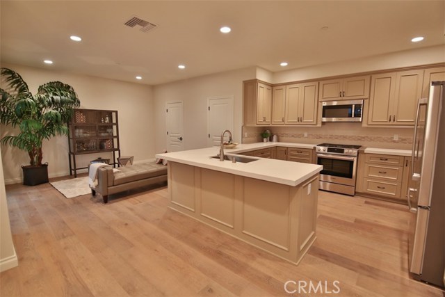 528 Francisca Avenue, Redondo Beach, California 90277, 4 Bedrooms Bedrooms, ,4 BathroomsBathrooms,Residential,Sold,Francisca,PV17030817