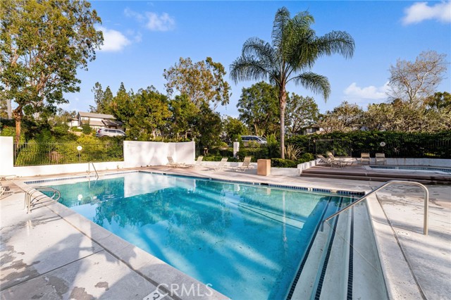 Detail Gallery Image 30 of 45 For 20004 Waverly Glen #46,  Yorba Linda,  CA 92886 - 2 Beds | 1/1 Baths