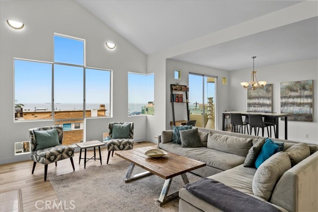 4216 Highland Avenue, Manhattan Beach, California 90266, 2 Bedrooms Bedrooms, ,2 BathroomsBathrooms,Residential,Sold,Highland,SB22108574