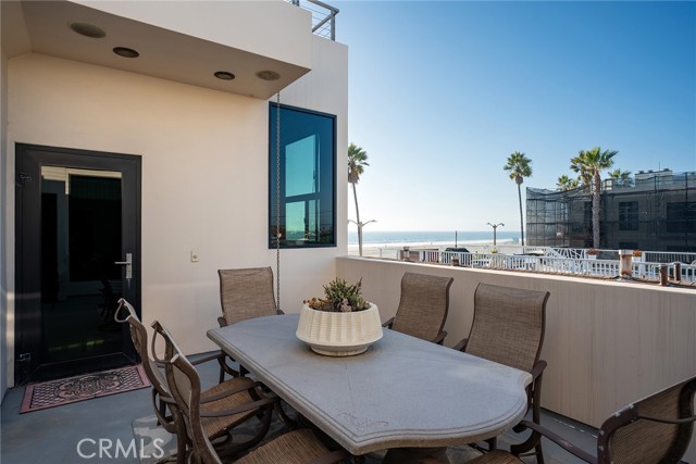 Detail Gallery Image 20 of 22 For 3009 Ocean Front Walk, Venice,  CA 90291 - 3 Beds | 2 Baths