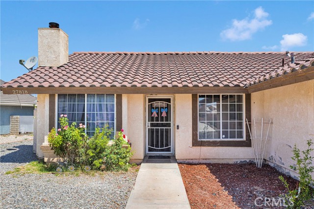 27818 Hummingbird Lane, Helendale CA: https://media.crmls.org/medias/aede0dcf-4bfc-4f02-9a53-d3dbf0ce2c84.jpg