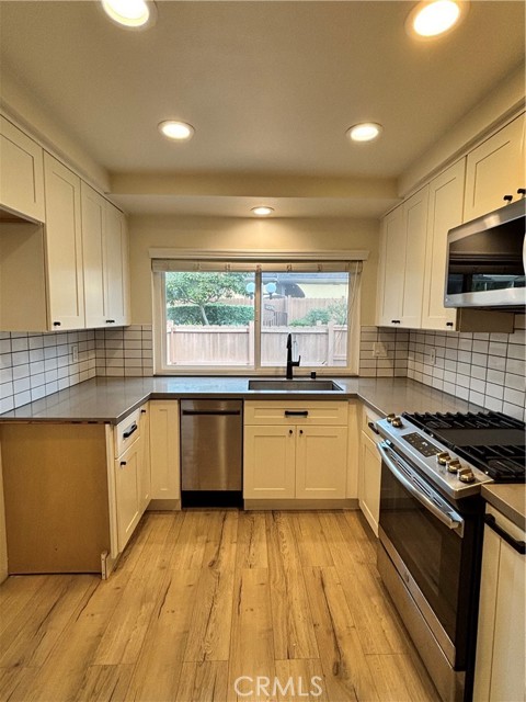 Detail Gallery Image 6 of 17 For 1709 Avenida Selva, Fullerton,  CA 92833 - 2 Beds | 2 Baths