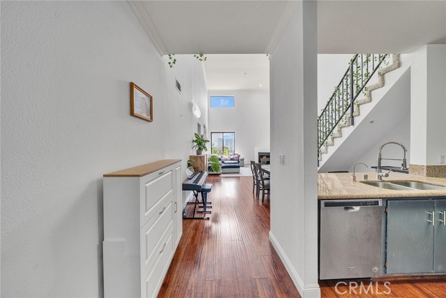 625 S Berendo Street, Los Angeles CA: https://media.crmls.org/medias/aede9bef-2097-45ad-8cc4-ba4d3590a4ff.jpg