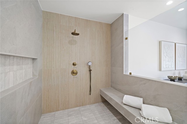 48 Belcourt Drive, Newport Beach CA: https://media.crmls.org/medias/aededcf7-6f8a-455a-adca-337fb3bfa0bb.jpg