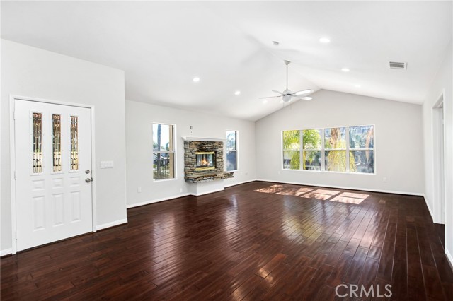 Detail Gallery Image 14 of 57 For 30310 Spray Dr, Canyon Lake,  CA 92587 - 3 Beds | 2 Baths