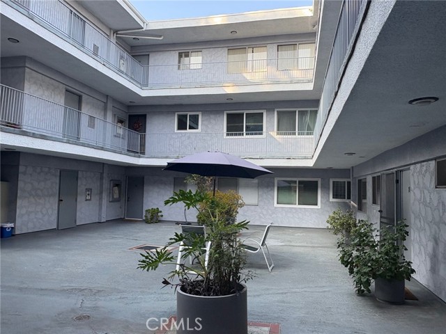 Detail Gallery Image 14 of 20 For 14414 Addison St #18,  Sherman Oaks,  CA 91423 - 2 Beds | 2 Baths