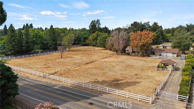 Detail Gallery Image 2 of 15 For 875 El Monte Ave, Chico,  CA 95928 - 3 Beds | 2 Baths
