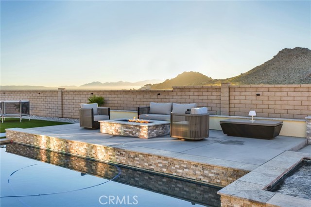 Detail Gallery Image 16 of 73 For 17066 Takipi Rd, Apple Valley,  CA 92307 - 3 Beds | 3 Baths