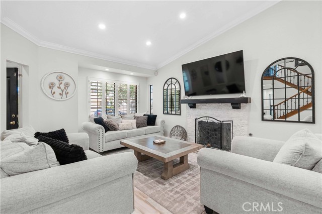 Detail Gallery Image 5 of 67 For 42962 Burlwood Dr, Lancaster,  CA 93536 - 4 Beds | 2/1 Baths
