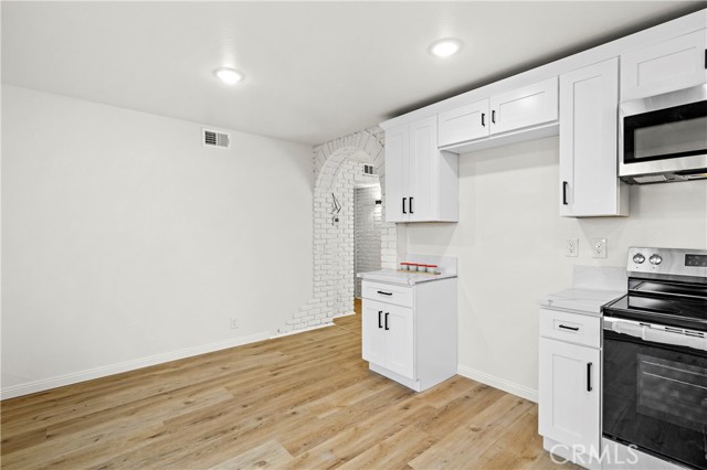 23254 Orange Avenue, Lake Forest CA: https://media.crmls.org/medias/aee3b160-fab4-4003-b776-d66266ea238a.jpg