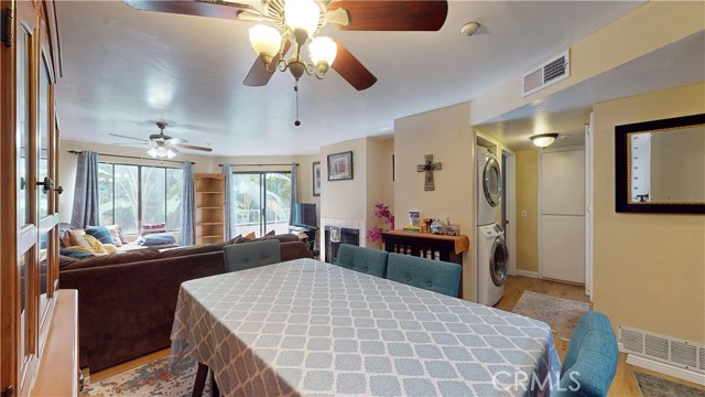 Detail Gallery Image 14 of 29 For 550 Orange Ave #216,  Long Beach,  CA 90802 - 2 Beds | 2 Baths