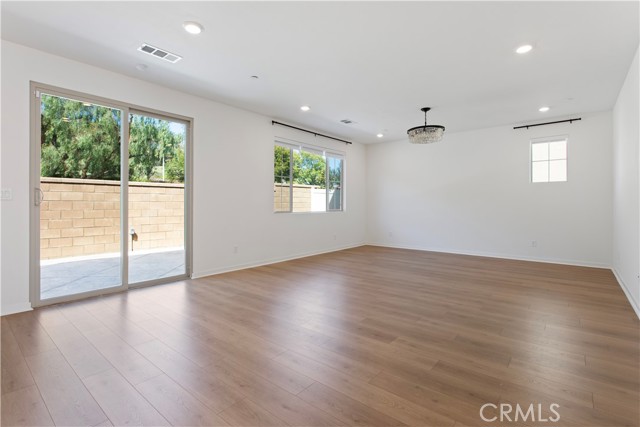 Detail Gallery Image 14 of 62 For 3950 Satsuma, Corona,  CA 92883 - 4 Beds | 3 Baths