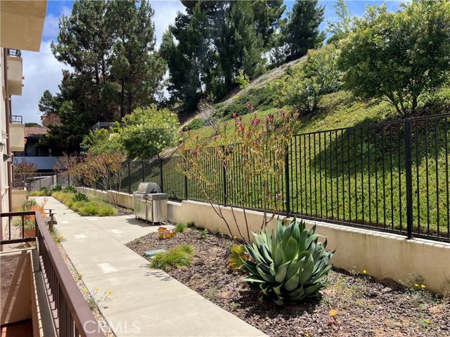 627 Deep Valley Drive, Palos Verdes Peninsula CA: https://media.crmls.org/medias/aee49495-687a-4fa5-b9f1-2db7356b8e33.jpg