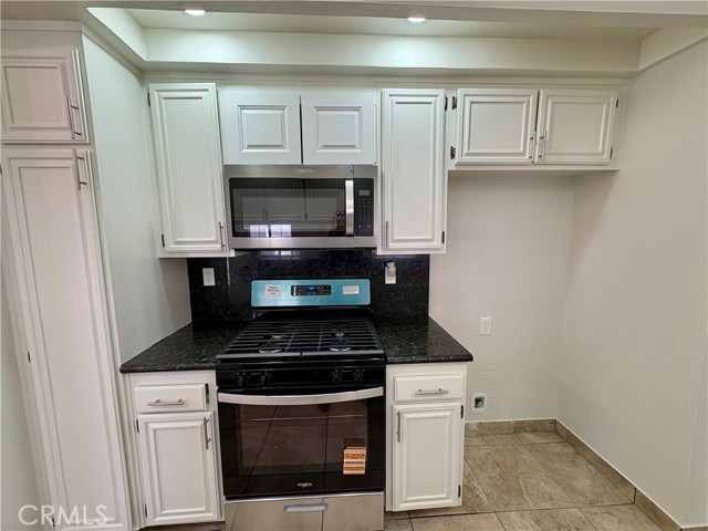 2137 Estrella Court, Palmdale CA: https://media.crmls.org/medias/aee54ef9-23fd-41f0-b611-0aac83e9aa53.jpg