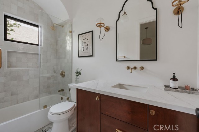 5142 Brynhurst Avenue, Los Angeles CA: https://media.crmls.org/medias/aee578d3-b760-47e1-bc47-8ab5797d2215.jpg