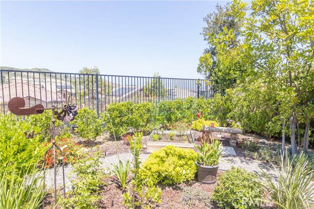 Detail Gallery Image 26 of 47 For 239 White Bark, Simi Valley,  CA 93065 - 4 Beds | 3 Baths