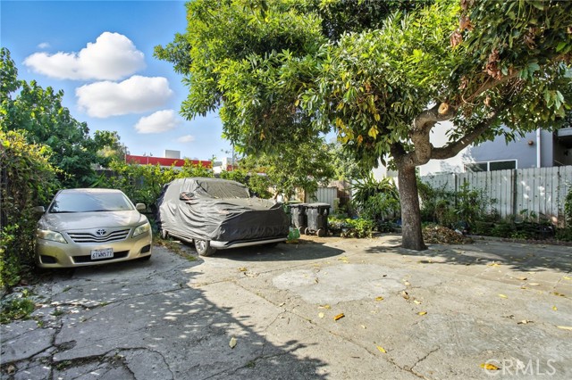 Detail Gallery Image 4 of 39 For 2662 Rich St, Los Angeles,  CA 90039 - 3 Beds | 2 Baths