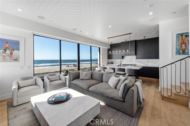 Detail Gallery Image 39 of 53 For 2200 the Strand a,  Manhattan Beach,  CA 90266 - 2 Beds | 2 Baths