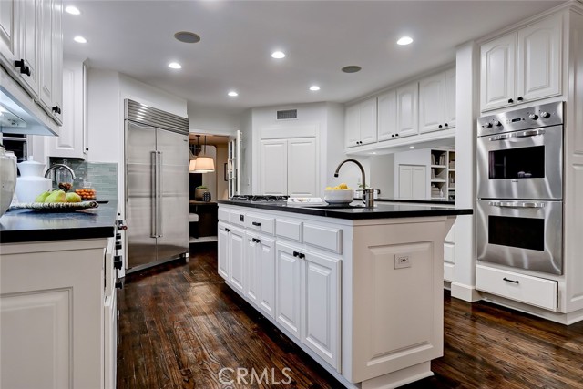 742 31st Street, Manhattan Beach, California 90266, 5 Bedrooms Bedrooms, ,2 BathroomsBathrooms,Residential,Sold,31st,SB22034184