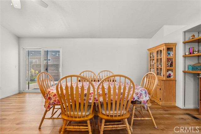 27828 Spyglass Lane, Canyon Country CA: https://media.crmls.org/medias/aee938c7-a133-471f-b375-0976393982c4.jpg