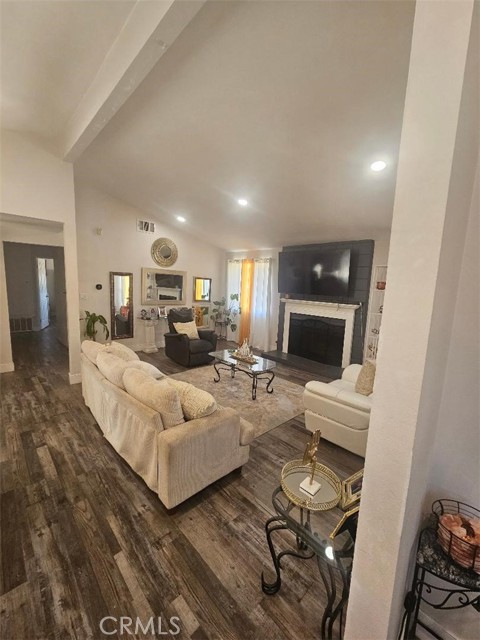 Detail Gallery Image 8 of 35 For 1056 Lullaby, Corona,  CA 92878 - 3 Beds | 2 Baths