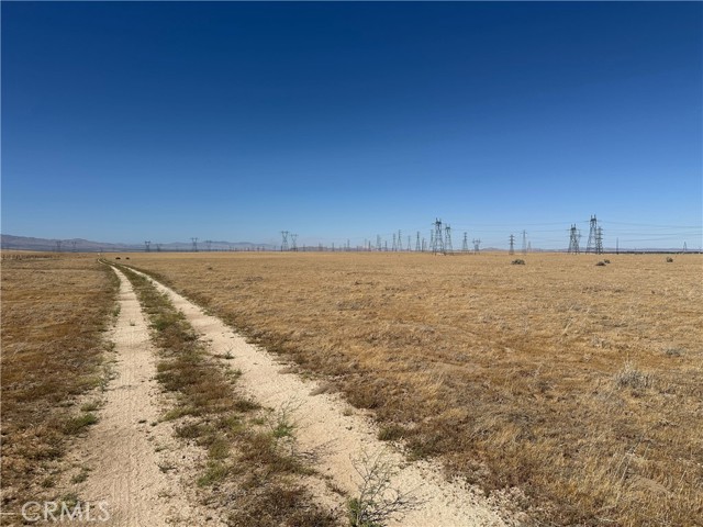 125 STW Avenue, Lancaster CA: https://media.crmls.org/medias/aee970e0-d511-409a-878f-9947330a9a5f.jpg