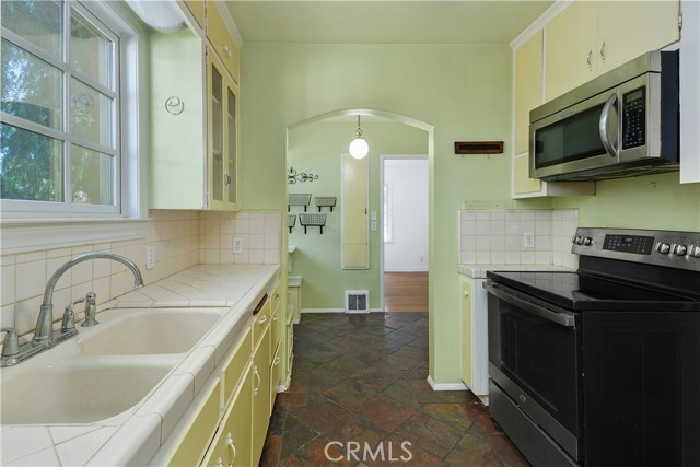 Detail Gallery Image 17 of 35 For 3159 Redwood, Riverside,  CA 92501 - 3 Beds | 2 Baths