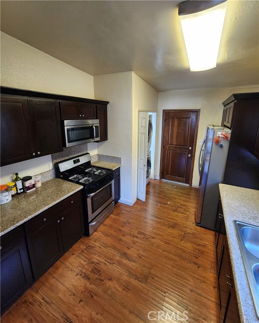 Detail Gallery Image 17 of 39 For 1788 W 37th Pl., Los Angeles,  CA 90018 - 3 Beds | 1 Baths