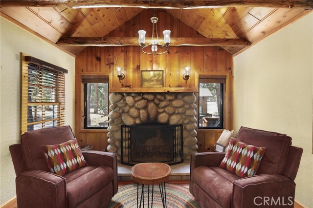 Detail Gallery Image 3 of 15 For 26546 Green Ave, Idyllwild,  CA 92549 - 3 Beds | 2 Baths